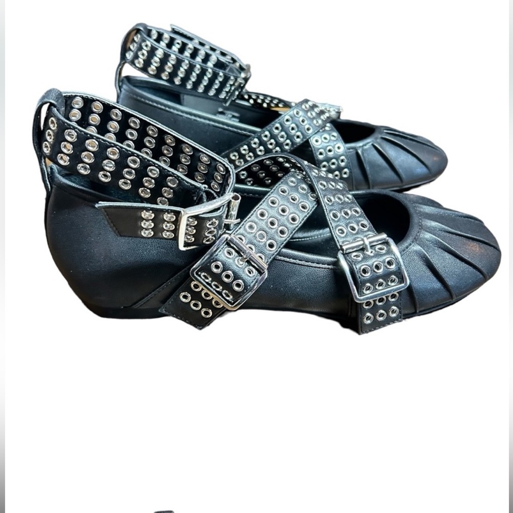 Steve Madden Women's Bryar Ankle
Strap Ballet Flats Size 7.5